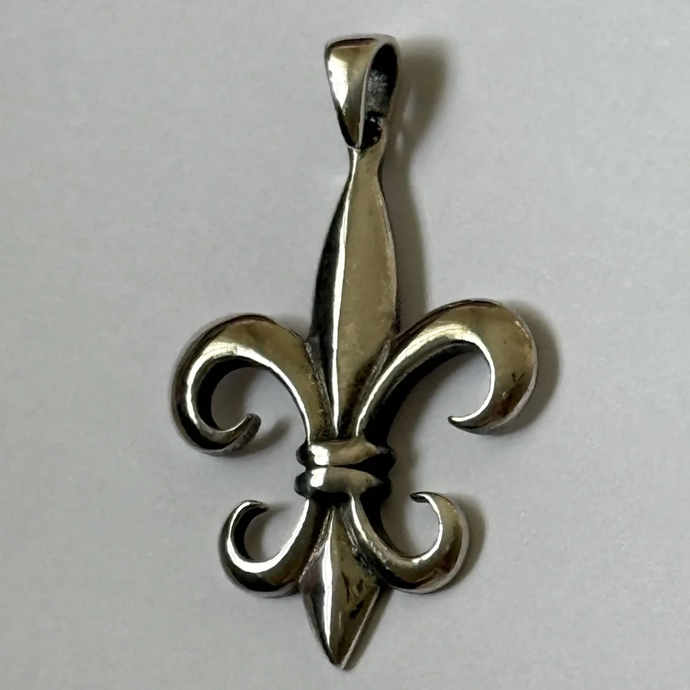 925 Silver fleur de lis pendant unisex